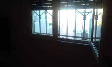 Chalet 2 dorm/quincho/parque - Lamadrid 900 -Lomas Este