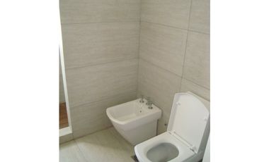 Amplia y moderna Casa 4 dormitorios y piscina zona Parque Primavesi