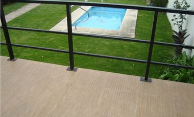 Amplia y moderna Casa 4 dormitorios y piscina zona Parque Primavesi