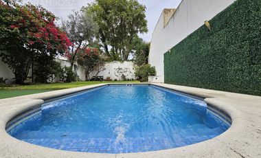 Venta casa 8 Ambientes en 3 plantas con piscina y doble cochera - Villa Devoto!