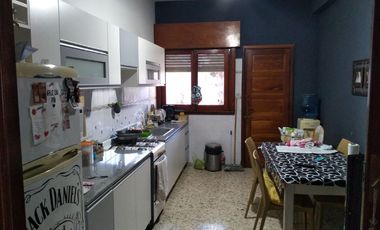 Casa PH en venta en Quilmes Oeste