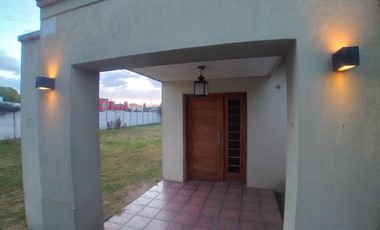 Chalet en venta en Ameghino