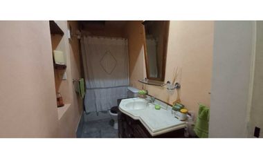 Venta casa MULTIFAMILIAR 2 casas + 3 locales +2 deptos