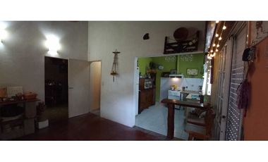 Venta casa MULTIFAMILIAR 2 casas + 3 locales +2 deptos