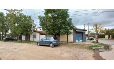 Venta casa MULTIFAMILIAR 2 casas + 3 locales +2 deptos