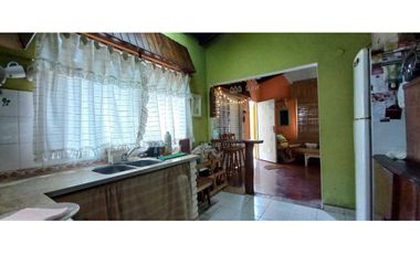 Venta casa MULTIFAMILIAR 2 casas + 3 locales +2 deptos