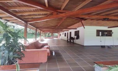 FINCA PARA ARRIENDO EN RIONEGRO SECTOR LOS COLEGIOS