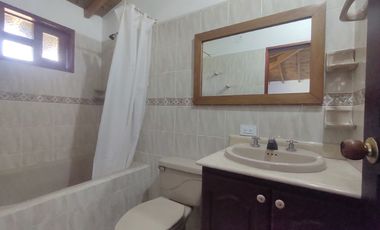 FINCA PARA ARRIENDO EN RIONEGRO SECTOR LOS COLEGIOS