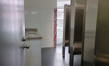 oficina en arriendo en las aguas. Cod A6915201