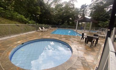 apartamento en arriendo en loma el chocho. Cod A514291