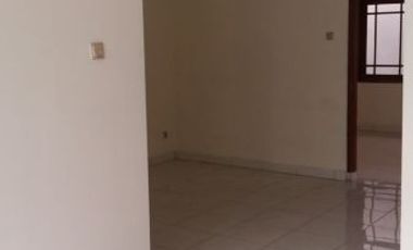 Disewakan Rumah Di Jl.Bambu Kuning Jakarta Barat