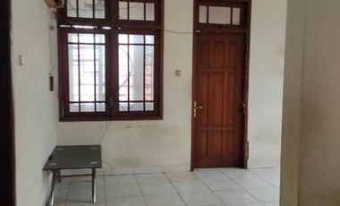 Disewakan Rumah Di Jl.Bambu Kuning Jakarta Barat