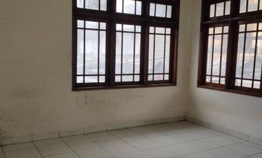 Disewakan Rumah Di Jl.Bambu Kuning Jakarta Barat