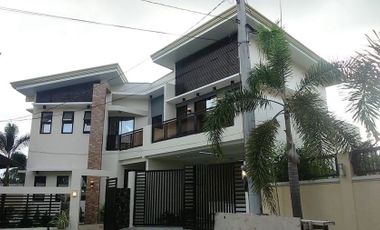 With Swimming Pool House and Lot for Sale in Angeles City