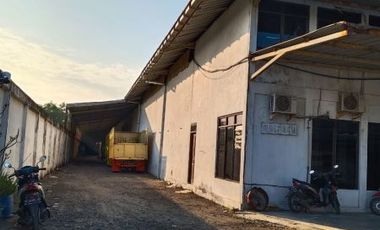 Dijual Gudang dan Kantor 2 Lantai Kedamean Gresik