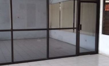Dijual Gudang dan Kantor 2 Lantai Kedamean Gresik