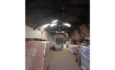 VENTA GALPON 1050 M2 SOBRE TRES LOTES UNIFICADOS