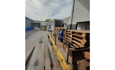 VENTA GALPON 1050 M2 SOBRE TRES LOTES UNIFICADOS