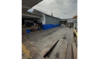 VENTA GALPON 1050 M2 SOBRE TRES LOTES UNIFICADOS