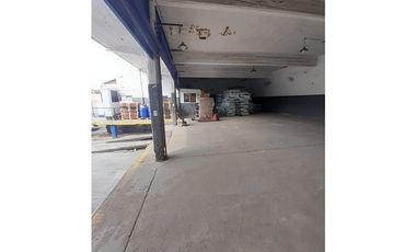 VENTA GALPON 1050 M2 SOBRE TRES LOTES UNIFICADOS