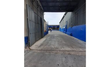 VENTA GALPON 1050 M2 SOBRE TRES LOTES UNIFICADOS