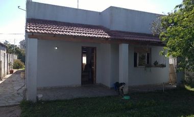 Casa en venta - 2 Dormitorios 2 Baños - Cochera - 458Mts2 - Ranchos