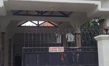 Rumah disewakan di Dukuh Pakis, Surabaya