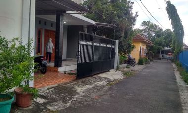 Rumah minimalis siap huni di tengah kota Jogja