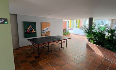 apartamento en arriendo en prados del este. Cod A3402