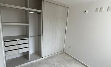 apartamento en arriendo en prados del este. Cod A3402