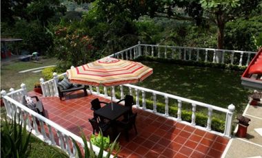 Maat vende Finca en la  Vega, 4000 m2  $495 Millones