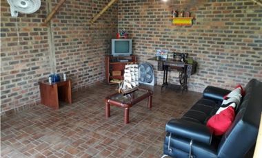 Maat vende Finca en la  Vega, 4000 m2  $495 Millones