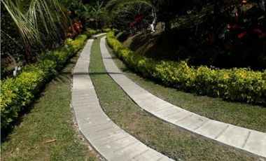 Maat vende Finca en la  Vega, 4000 m2  $495 Millones