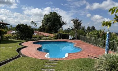 SE ARRIENDA CASA CAMPESTRE AMOBLADA EN CIRCASIA, QUINDIO.