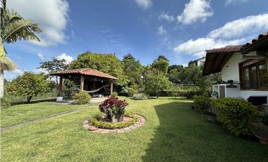SE ARRIENDA CASA CAMPESTRE AMOBLADA EN CIRCASIA, QUINDIO.