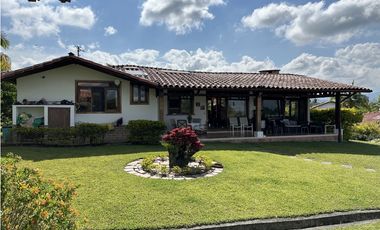 SE ARRIENDA CASA CAMPESTRE AMOBLADA EN CIRCASIA, QUINDIO.