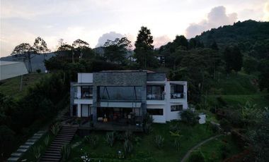 casa en venta en la estrella. Cod V13136