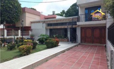 Casa familiar amplia con Apartamento privado. Santa Marta