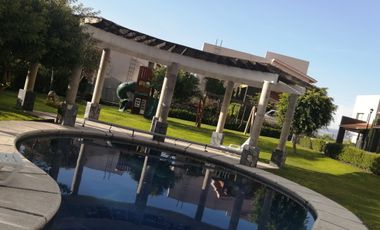 CASA EN VENTA EN CORREGIDORA BALVANERA QUERETARO CON DOBLE SEGURIDAD