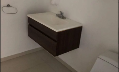 OFICINA EN RENTA CON LOCAL COMERCIAL