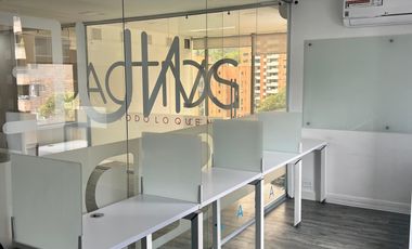 oficina en venta en poblado. Cod V8986309