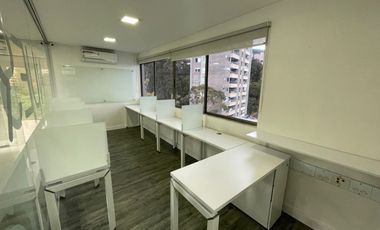 oficina en venta en poblado. Cod V8986309