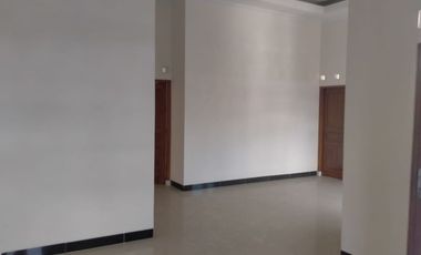 Rumah minimalis 2 lantai siap huni di tengah kota Jogja