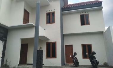 Rumah minimalis 2 lantai siap huni di tengah kota Jogja
