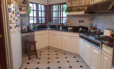VENTA DE CASA EN SAN MARTIN, INMEJORABLE CALIDAD