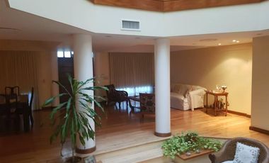 VENTA DE CASA EN SAN MARTIN, INMEJORABLE CALIDAD
