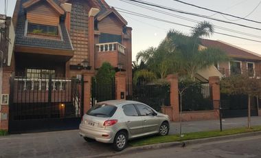 VENTA DE CASA EN SAN MARTIN, INMEJORABLE CALIDAD