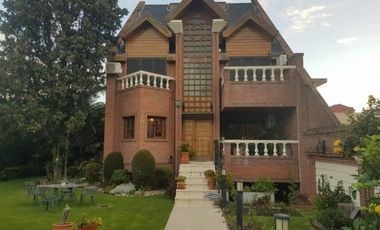 VENTA DE CASA EN SAN MARTIN, INMEJORABLE CALIDAD