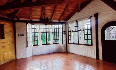 VENDO CASA ESQUINERA EN IBARRA AV EL RETORNO 490 m2