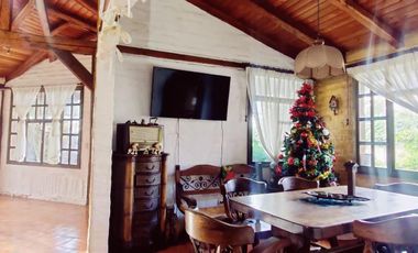 VENDO CASA ESQUINERA EN IBARRA AV EL RETORNO 490 m2